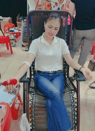 Hiệu trưởng trường mầm non Đức Dũng tham gia ngày hội "Hiến máu tình nguyện năm 2020"