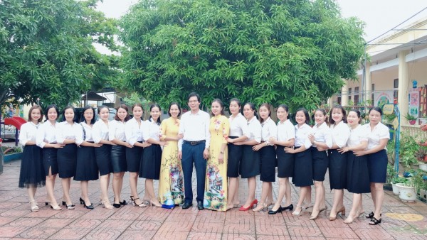 TRƯỜNG MẦM NON ĐỨC DŨNG TỔ CHỨC HỘI NGHỊ CÁN BỘ, CÔNG CHỨC, VIÊN CHỨC NĂM HỌC 2020-2021