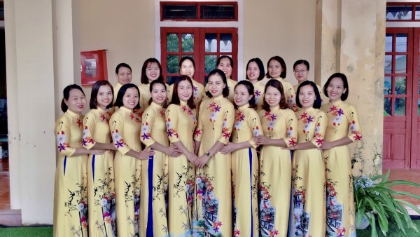 Hội đồng sư phạm nhà trường