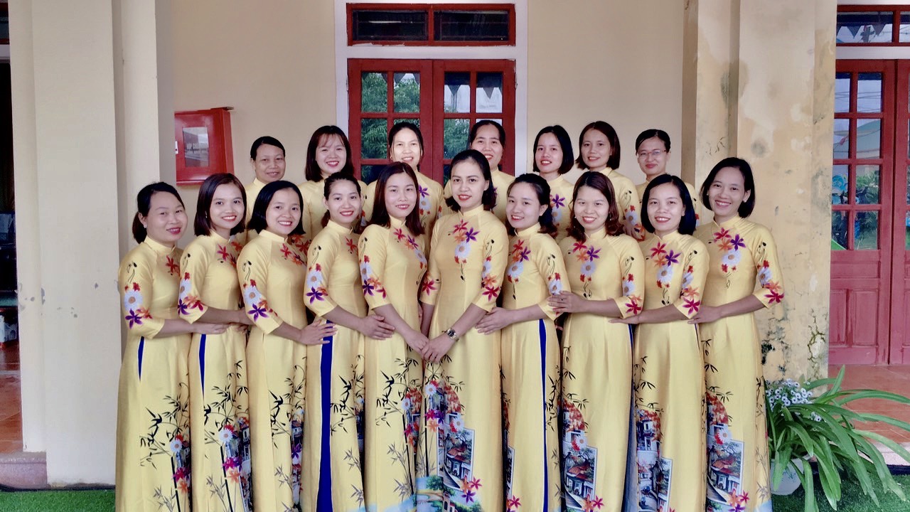 Hội đồng sư phạm nhà trường