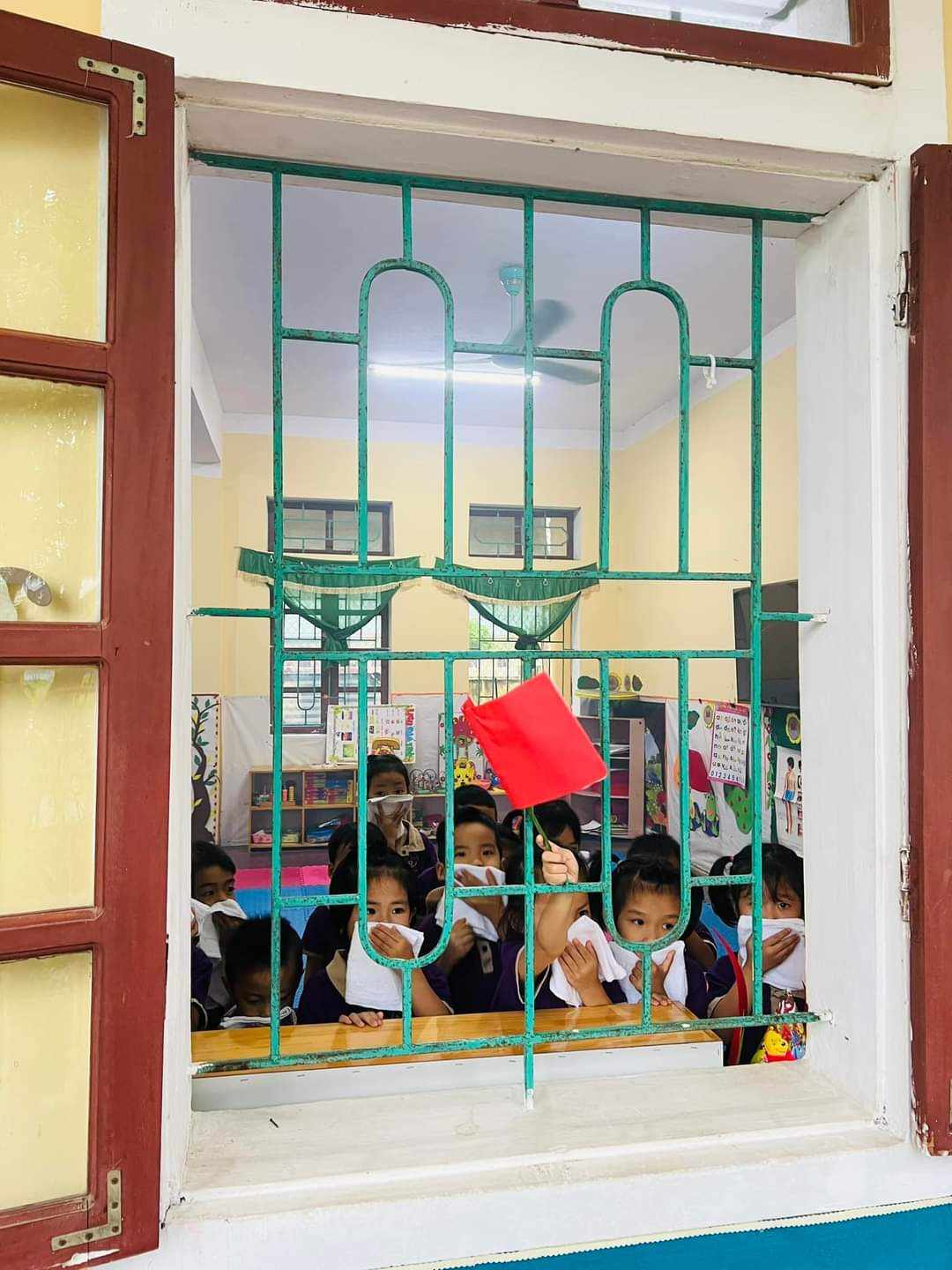 Khi gặp hoả hoạn các con sẽ làm gì???