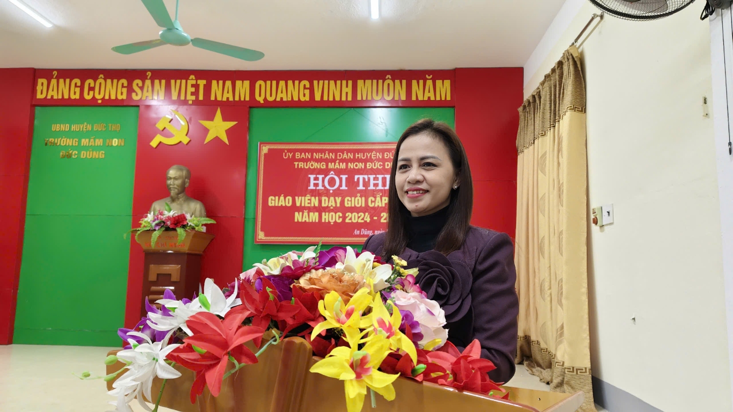 Cô Trần Thị Lâm Hoa - Hiệu trưởng nhà trường ghi nhận về sự thành công và ý nghĩa của Hội thi