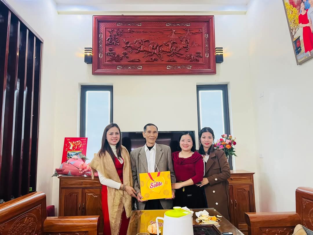 Chúc các bố, các mẹ luôn nhiều sức khỏe, hạnh phúc và vui vẻ bên con cháu ❤️❤️❤️